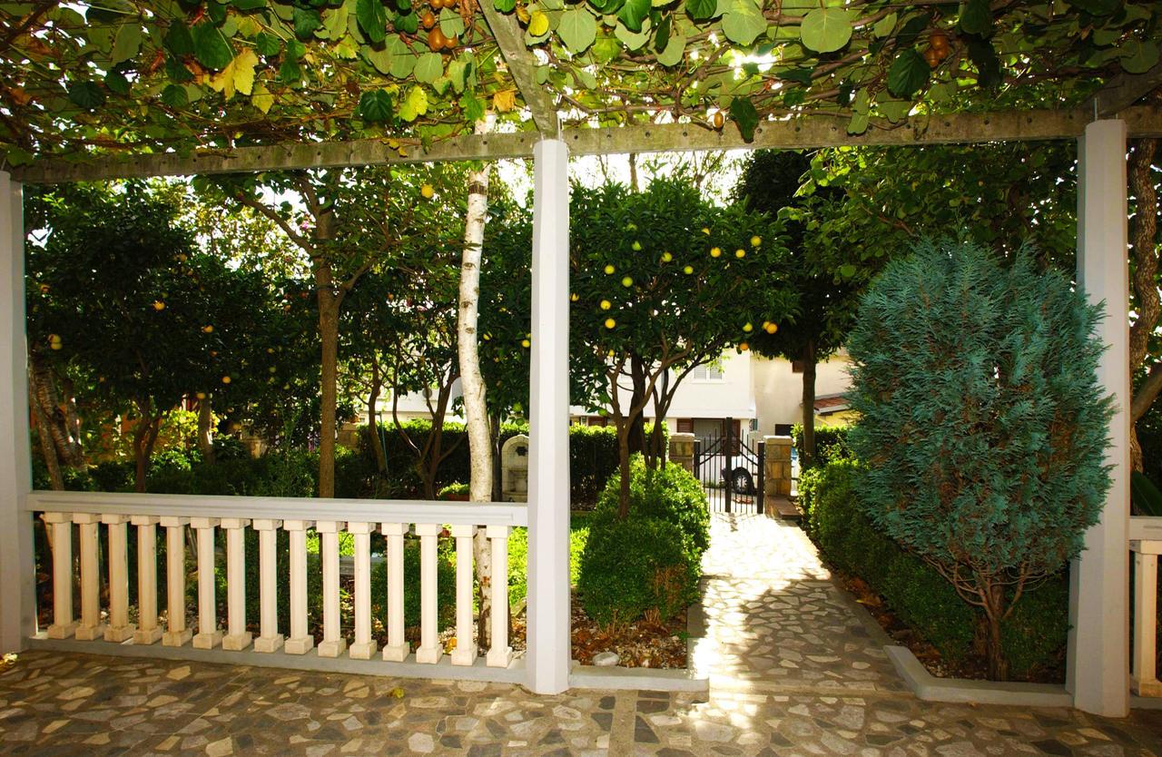 Mm Kovacevic Apartments Petrovac na moru Exterior foto
