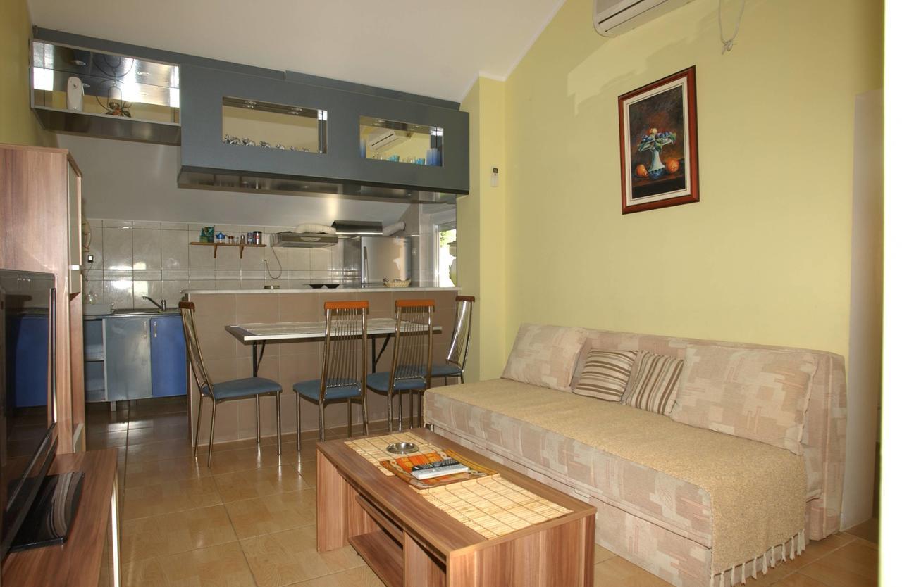 Mm Kovacevic Apartments Petrovac na moru Exterior foto